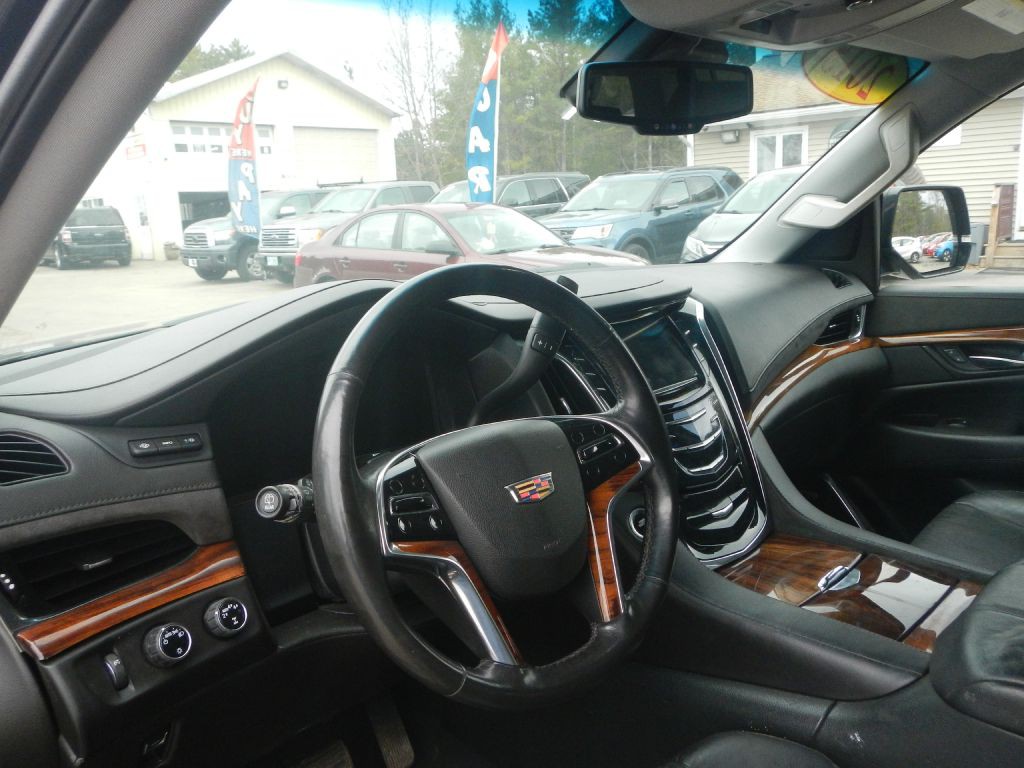 2015 Cadillac Escalade Image 12
