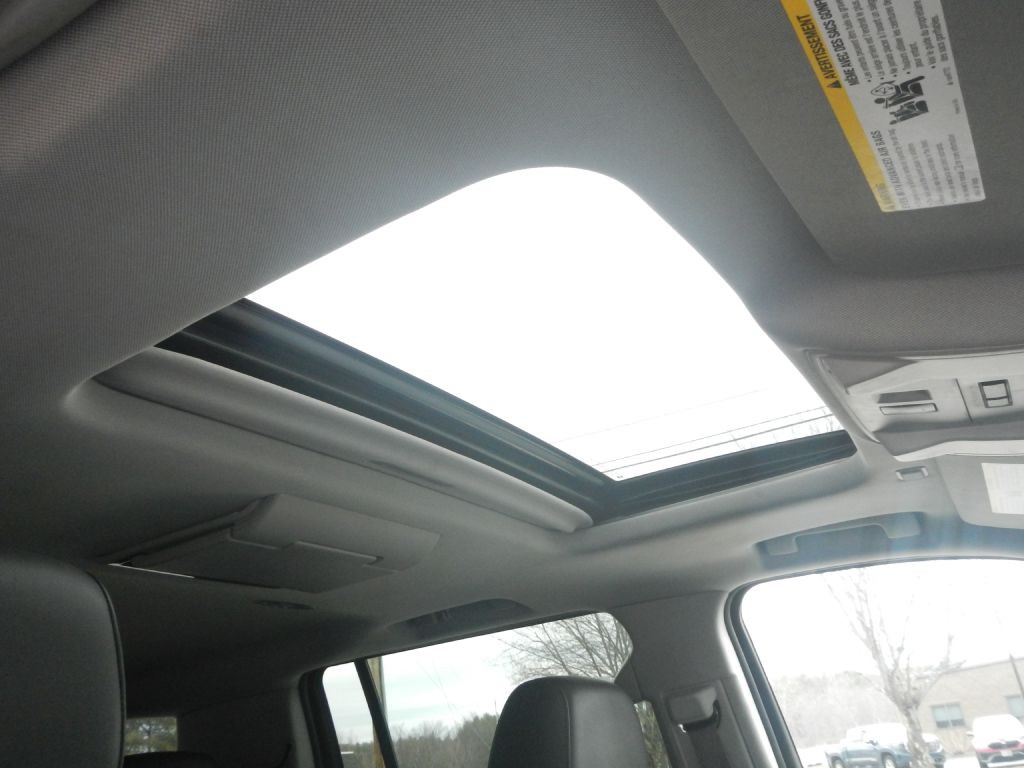 2015 Cadillac Escalade Image 20