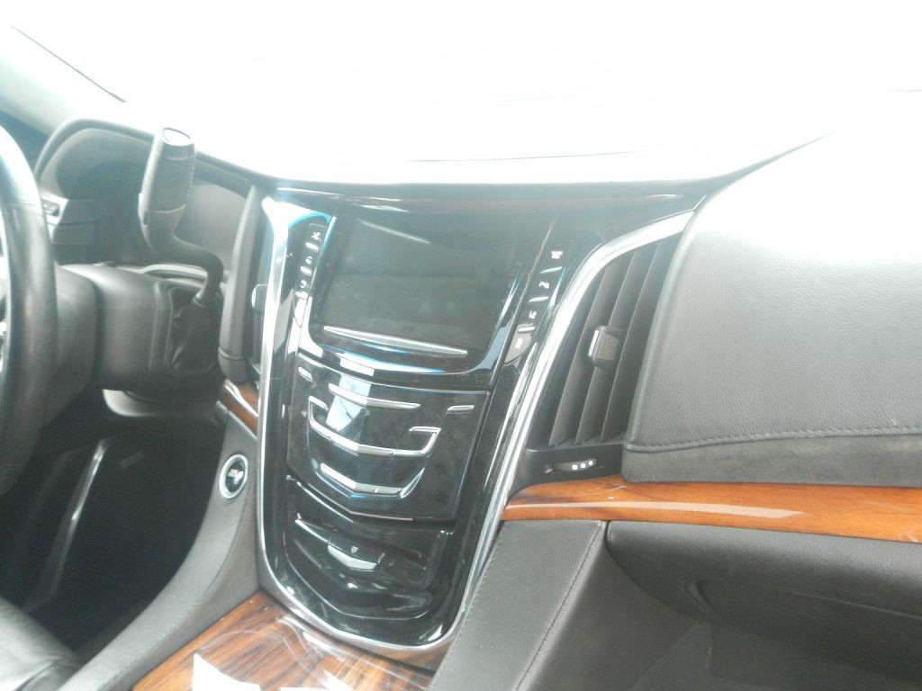 2015 Cadillac Escalade Image 22