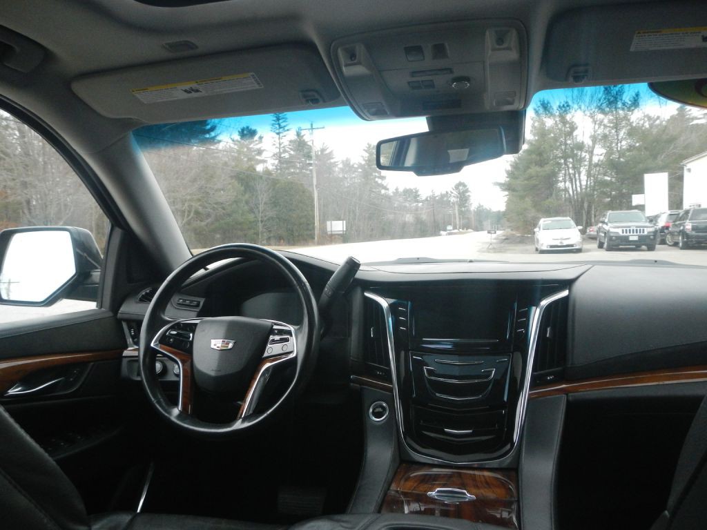 2015 Cadillac Escalade Image 26