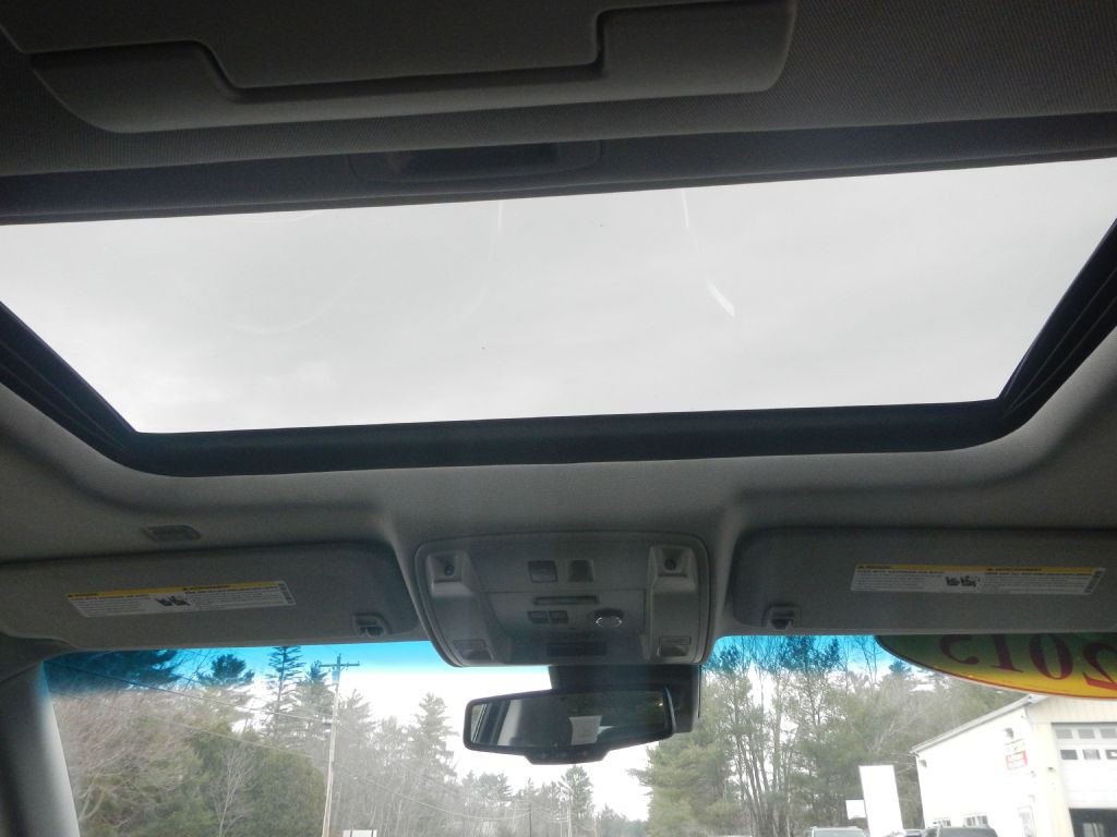 2015 Cadillac Escalade Image 27