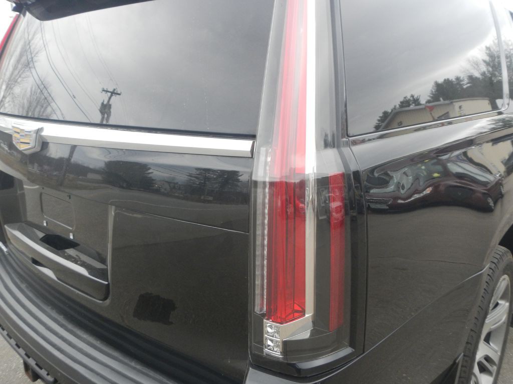 2015 Cadillac Escalade Image 33