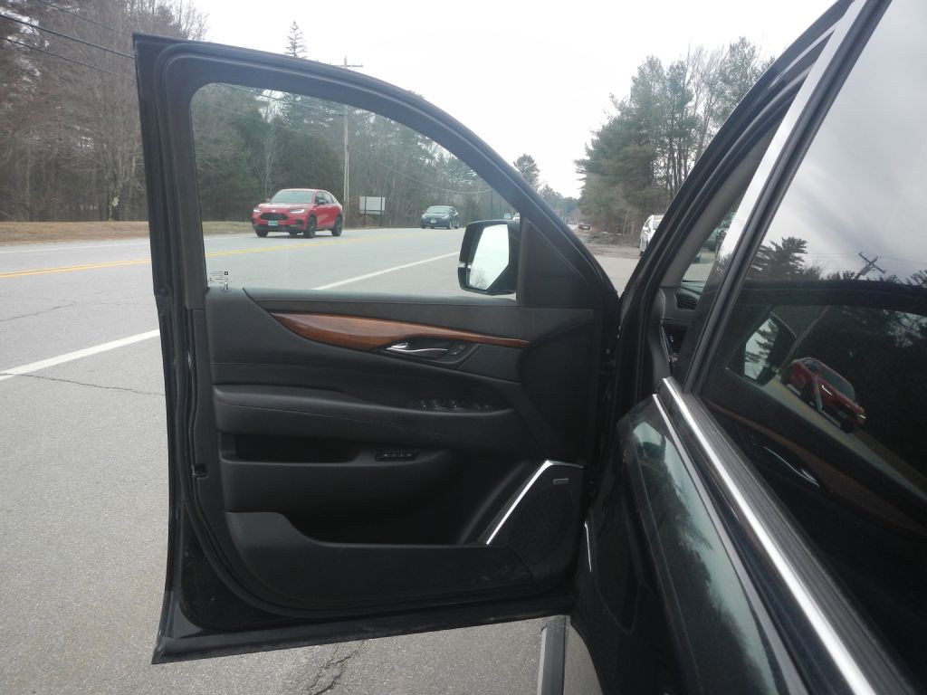 2015 Cadillac Escalade Image 45