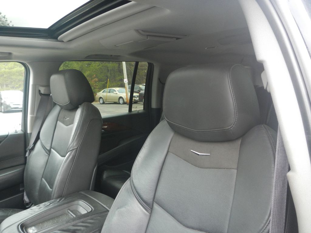 2015 Cadillac Escalade Image 48