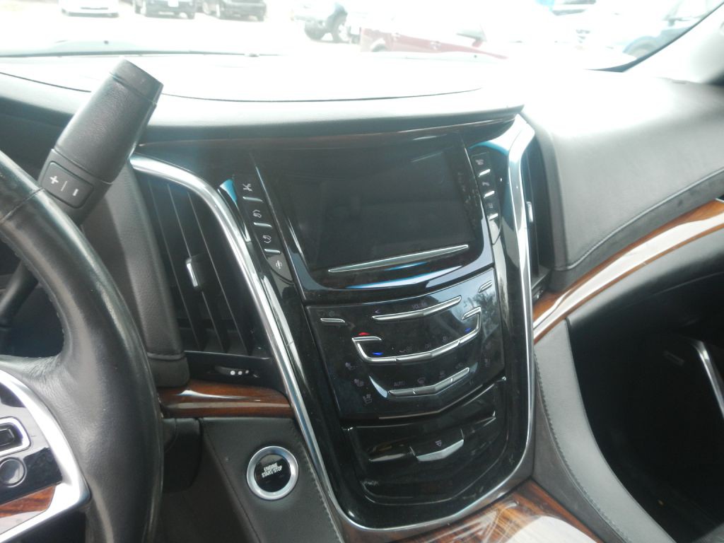 2015 Cadillac Escalade Image 50