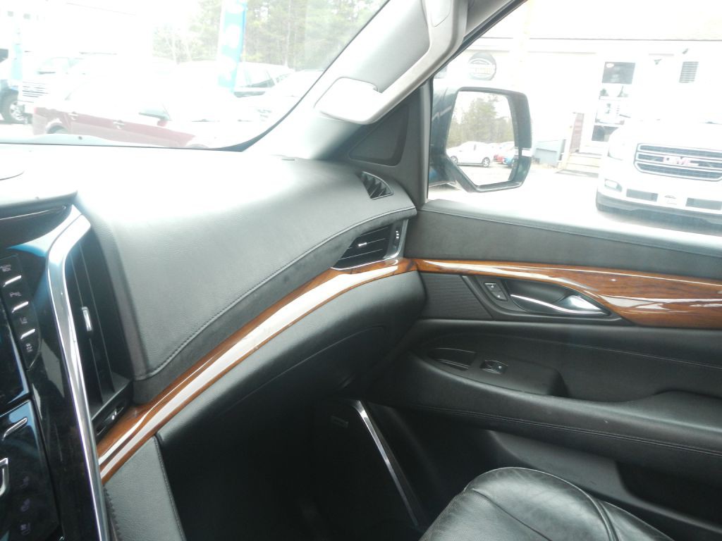 2015 Cadillac Escalade Image 51