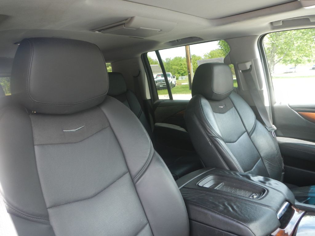 2015 Cadillac Escalade Image 4