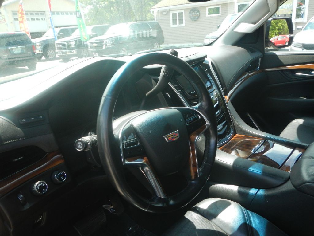 2015 Cadillac Escalade Image 11