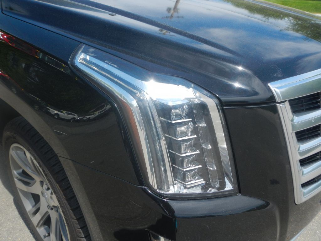 2015 Cadillac Escalade Image 14