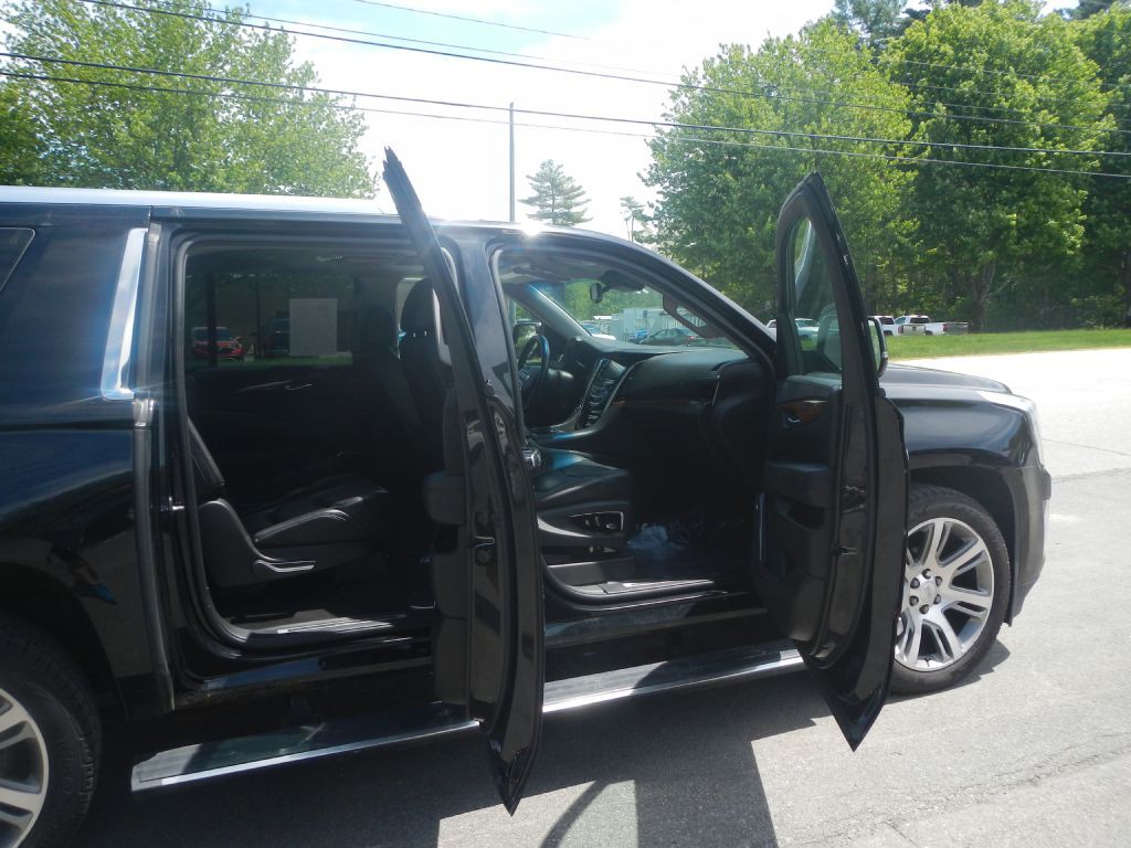 2015 Cadillac Escalade Image 16