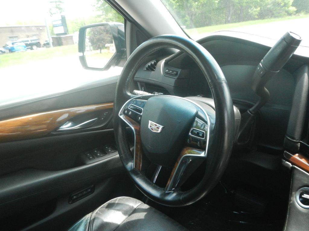 2015 Cadillac Escalade Image 19