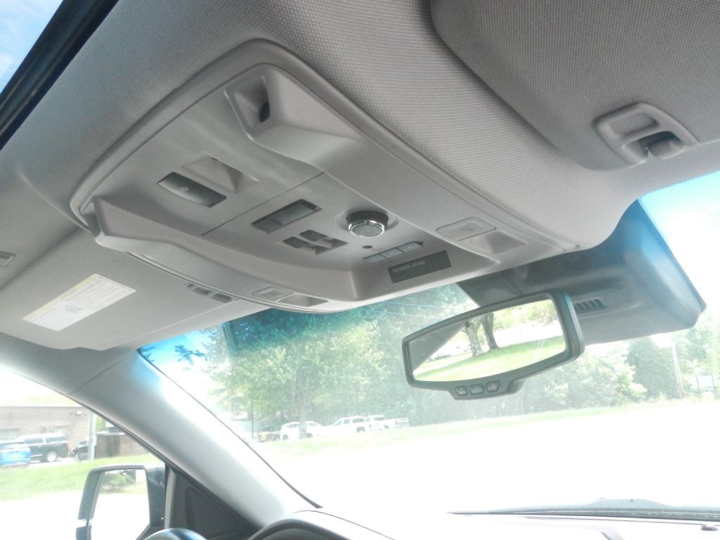 2015 Cadillac Escalade Image 21