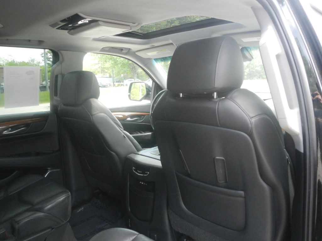2015 Cadillac Escalade Image 23