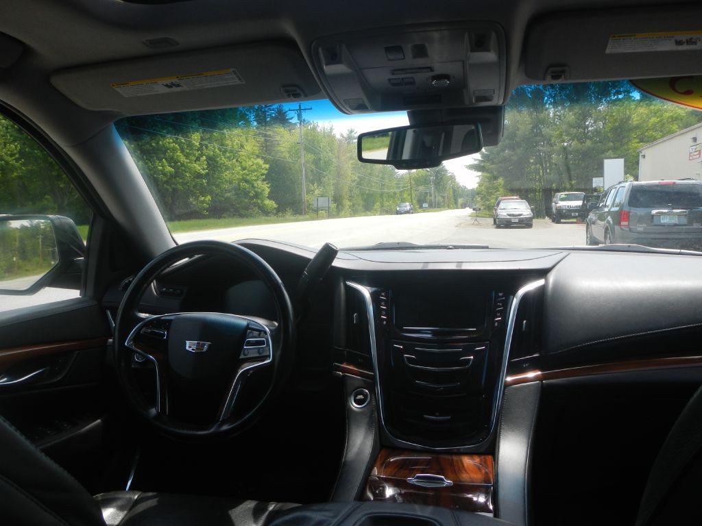2015 Cadillac Escalade Image 24