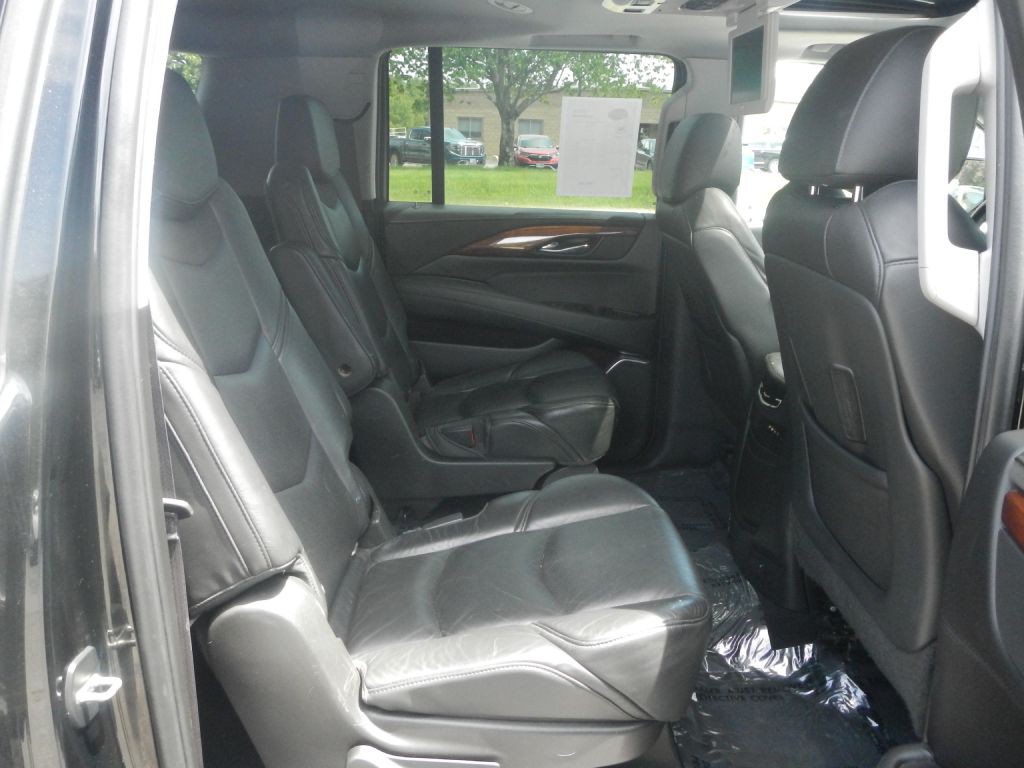 2015 Cadillac Escalade Image 26