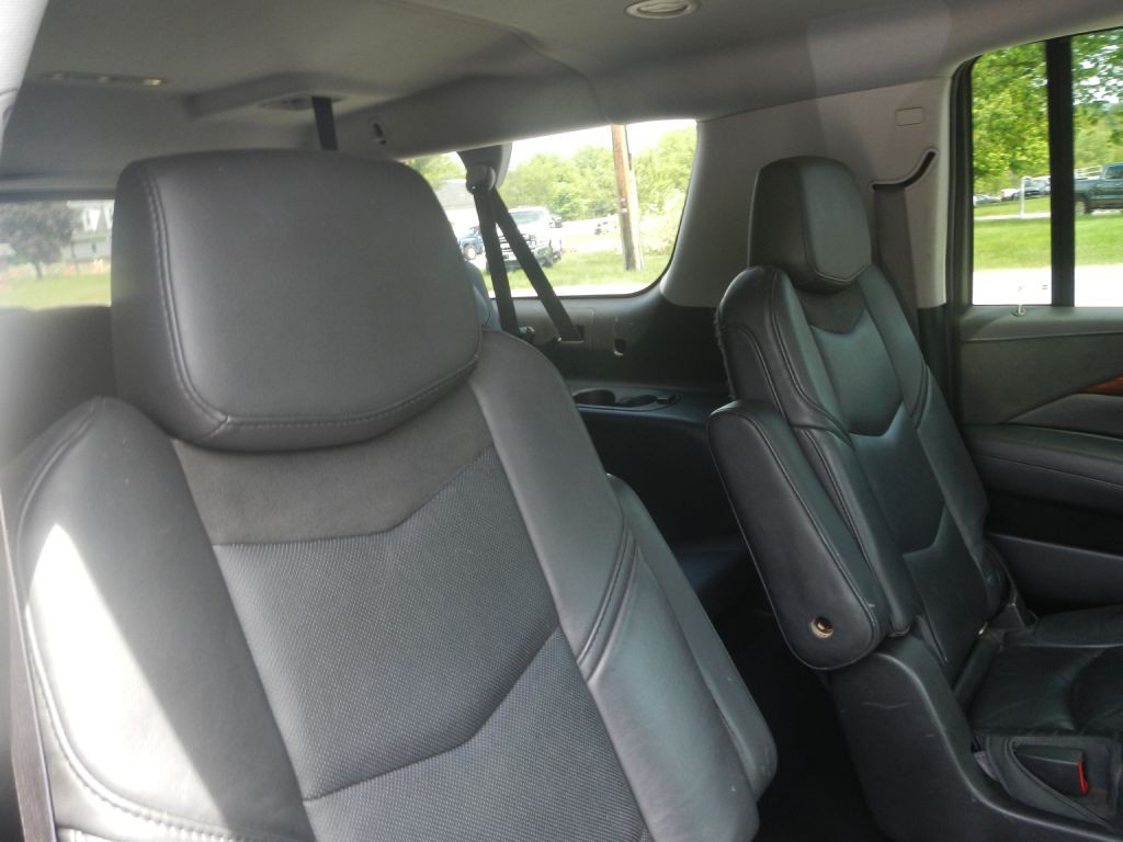 2015 Cadillac Escalade Image 27