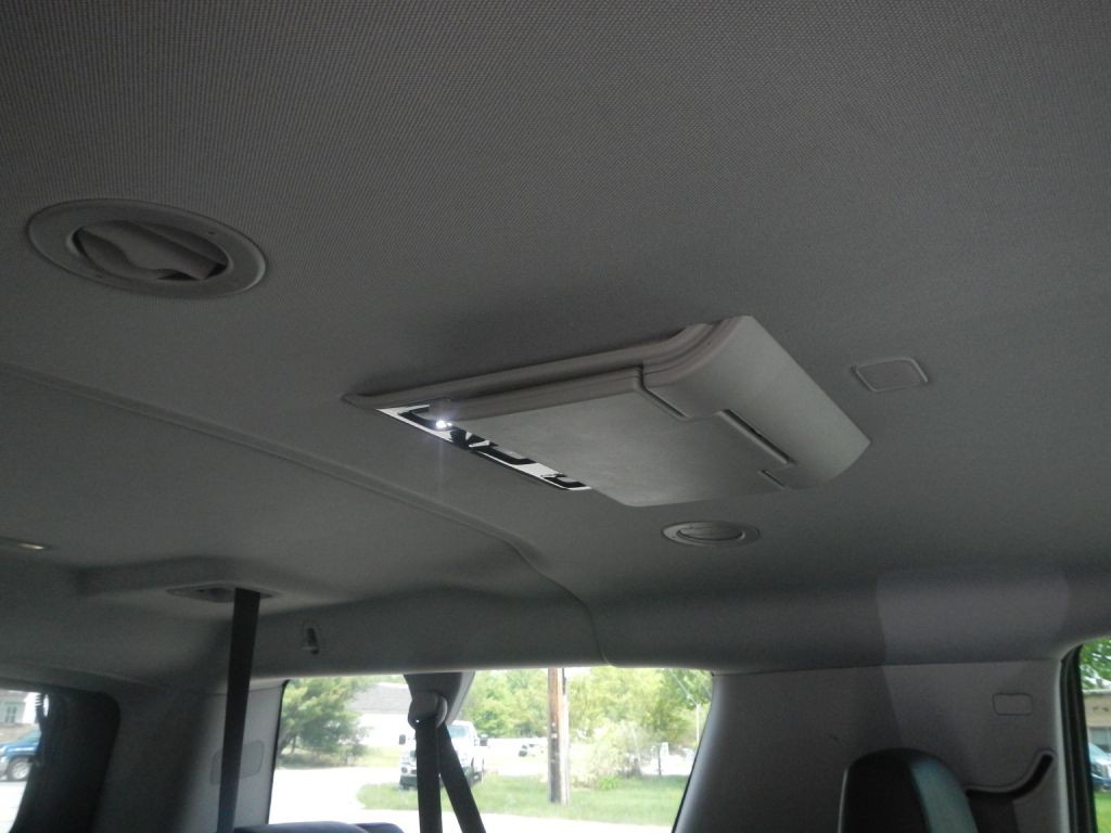 2015 Cadillac Escalade Image 28