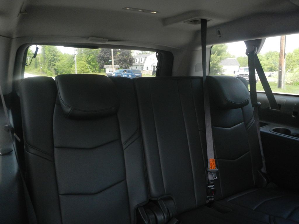 2015 Cadillac Escalade Image 29
