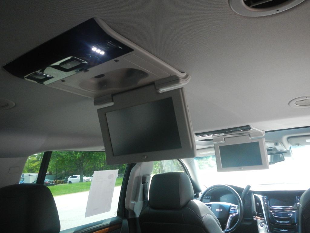 2015 Cadillac Escalade Image 30