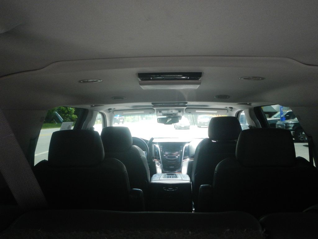 2015 Cadillac Escalade Image 34
