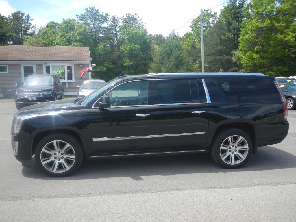 2015 Cadillac Escalade Image 35