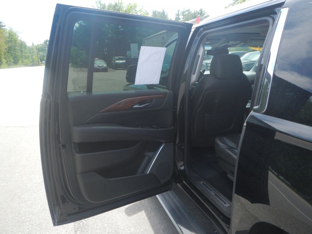 2015 Cadillac Escalade Image 36