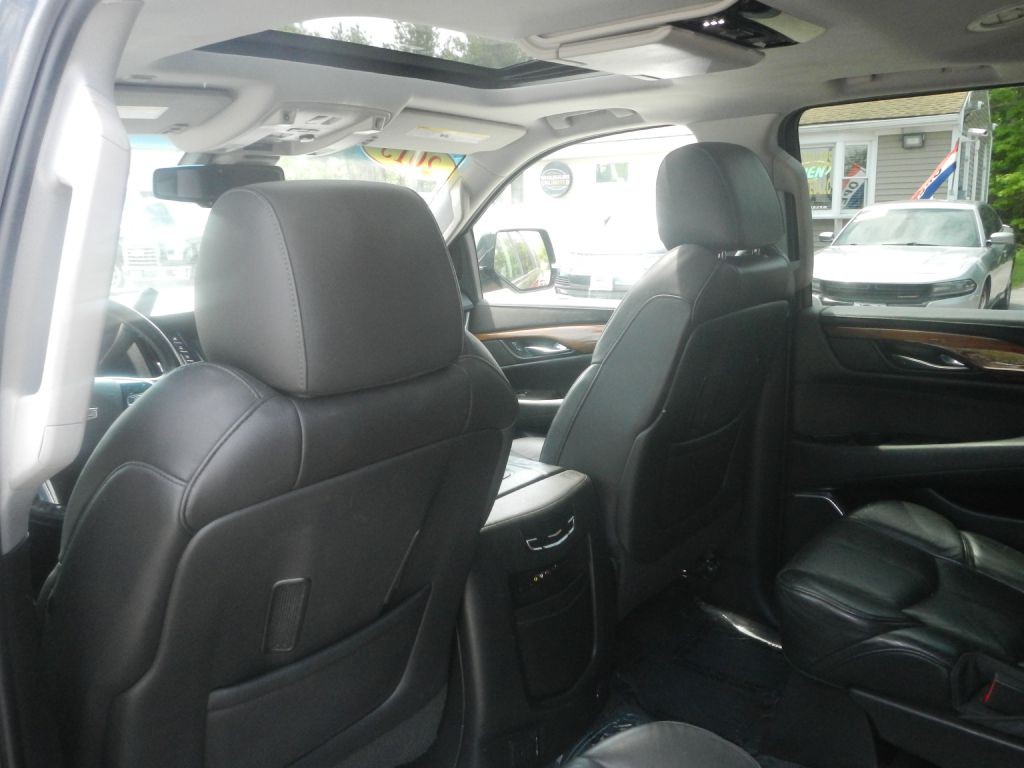 2015 Cadillac Escalade Image 40