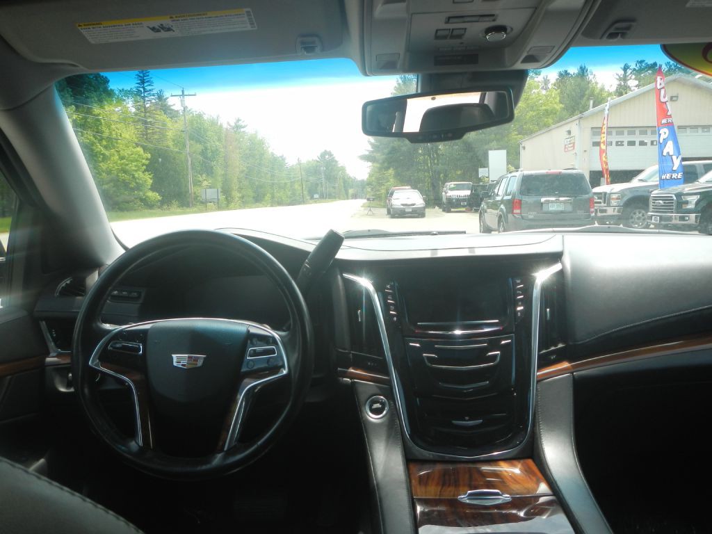 2015 Cadillac Escalade Image 41