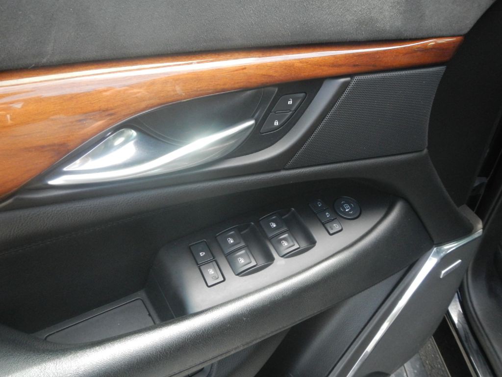 2015 Cadillac Escalade Image 44