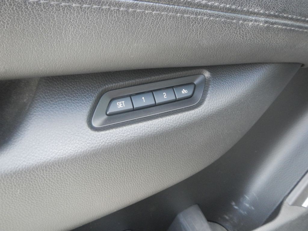 2015 Cadillac Escalade Image 45