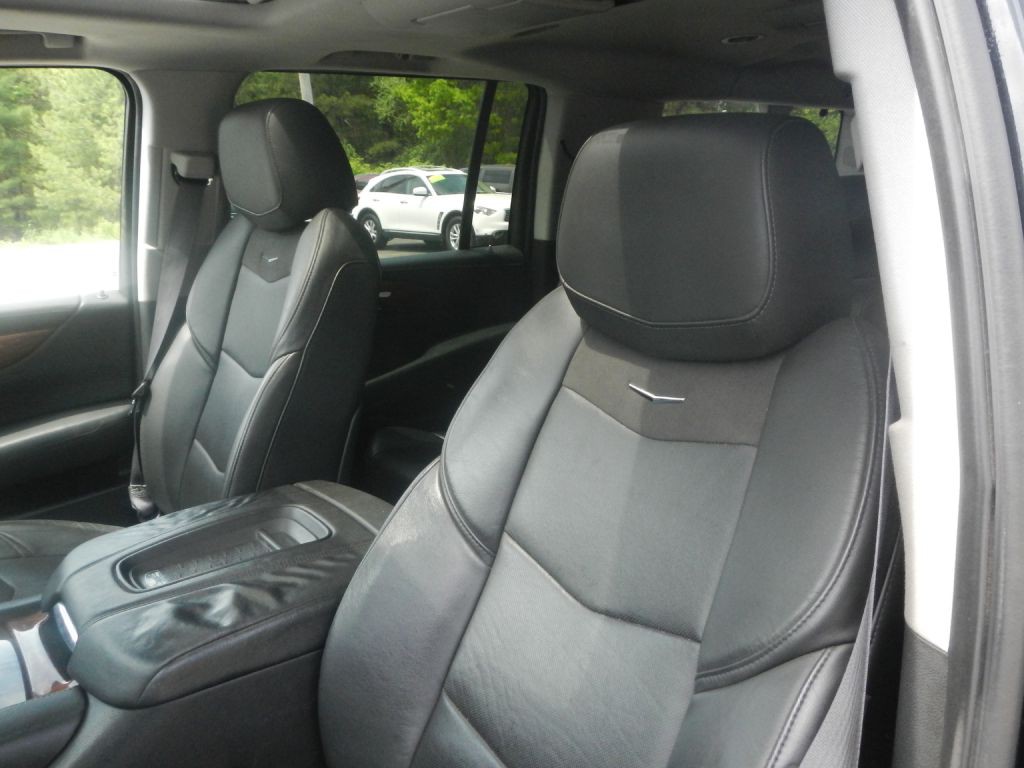 2015 Cadillac Escalade Image 46