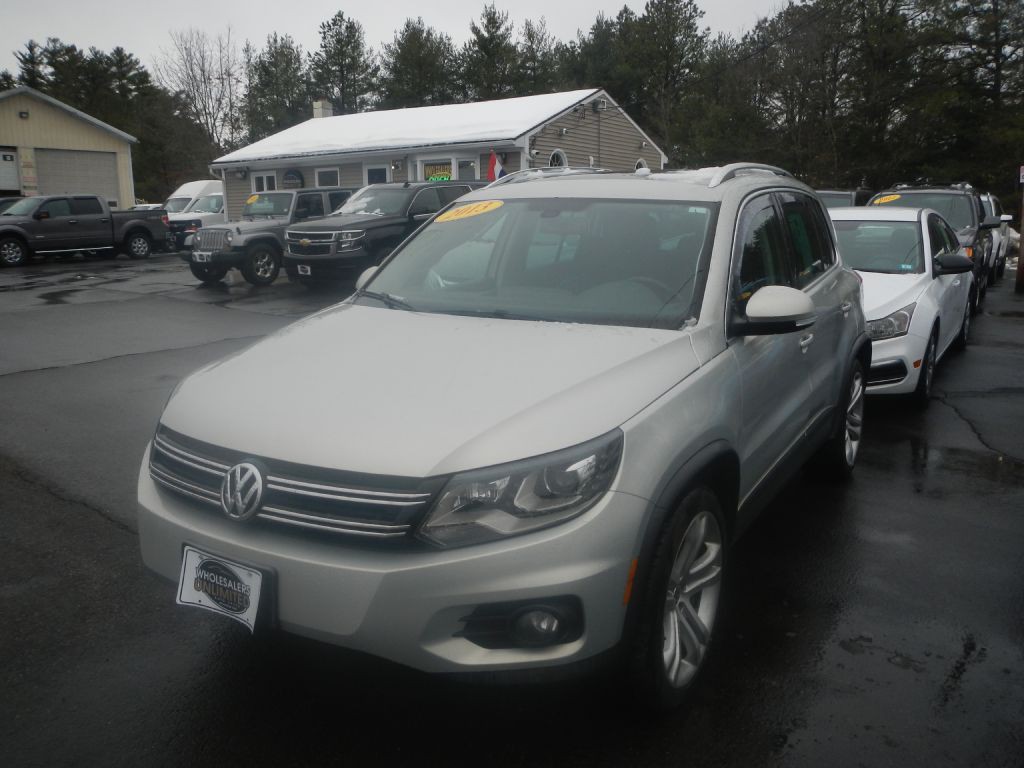 2013 Volkswagen Tiguan Image 2