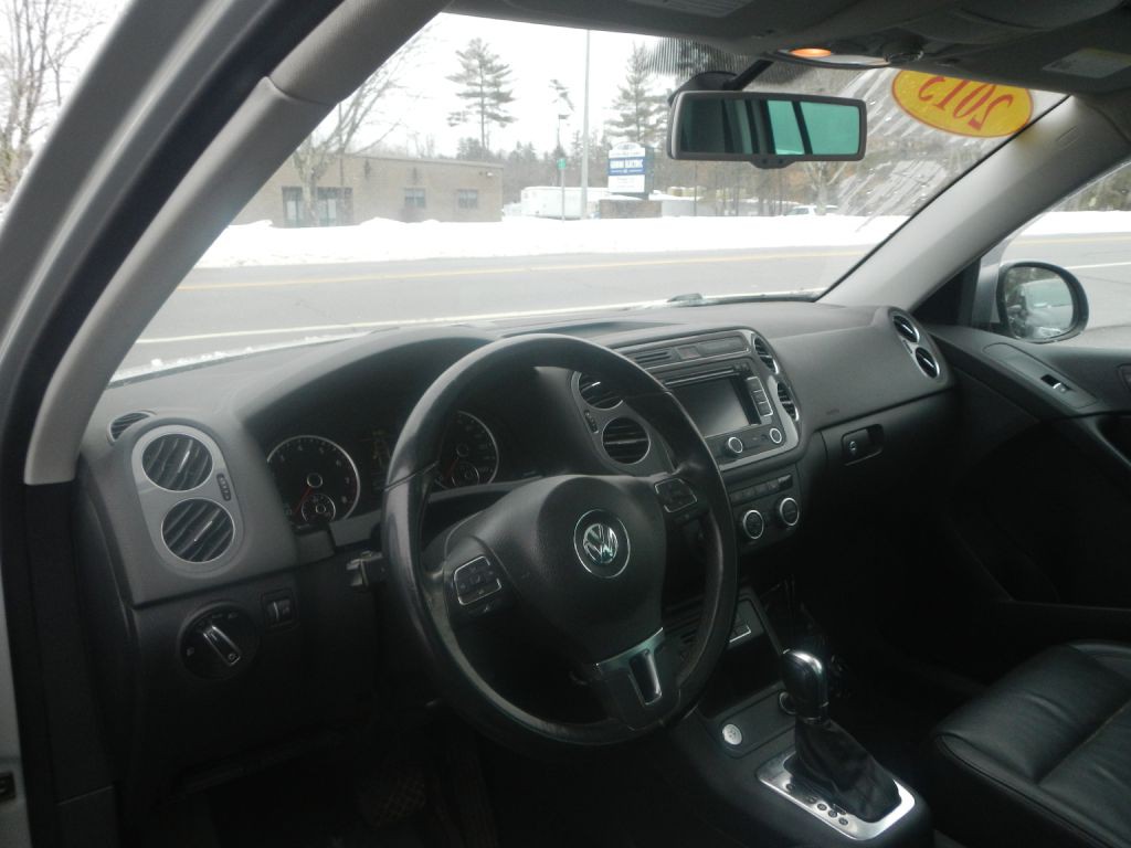 2013 Volkswagen Tiguan Image 8