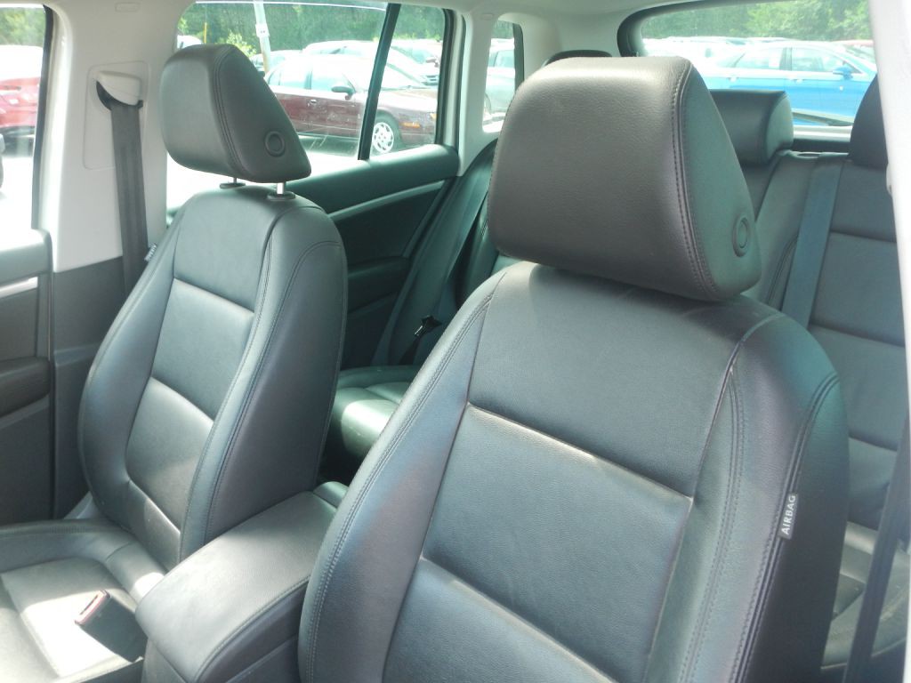 2013 Volkswagen Tiguan Image 3