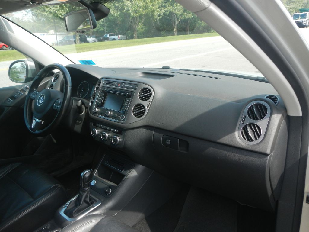 2013 Volkswagen Tiguan Image 9