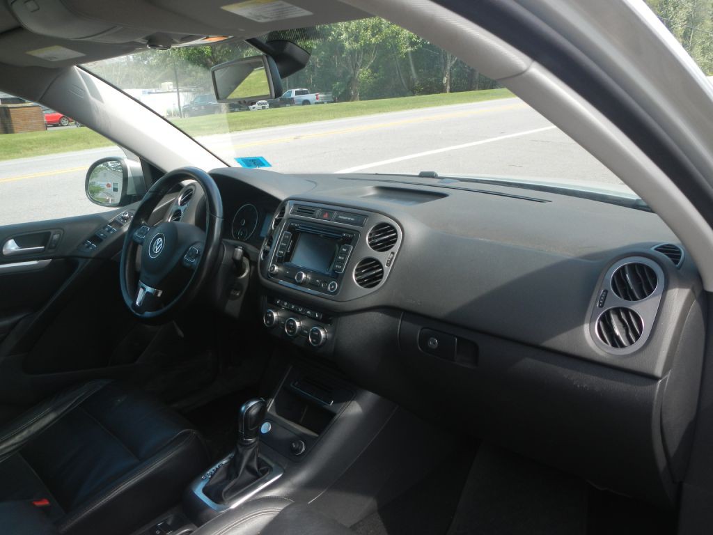 2013 Volkswagen Tiguan Image 20