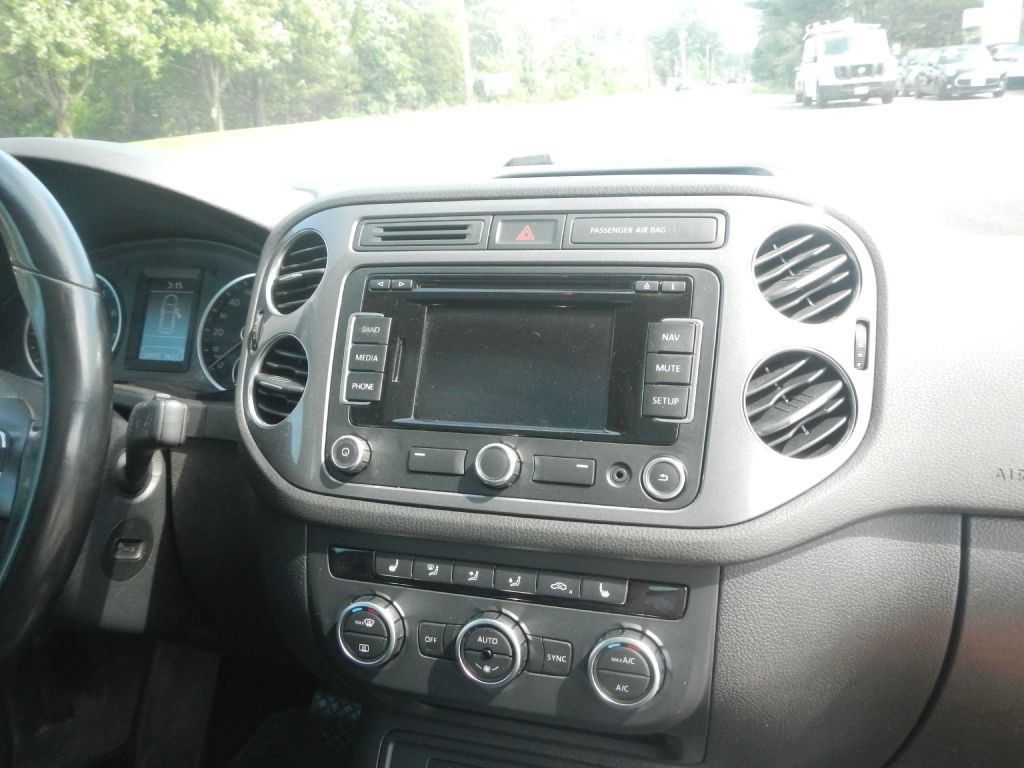 2013 Volkswagen Tiguan Image 22