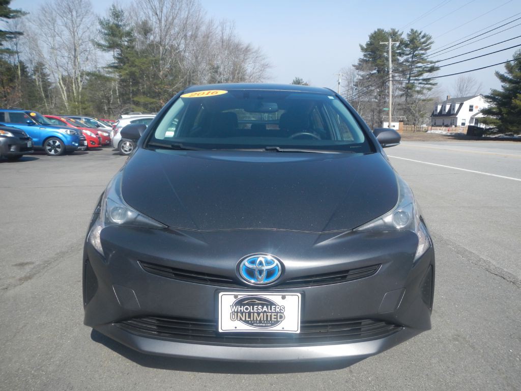2016 Toyota Prius Image 11