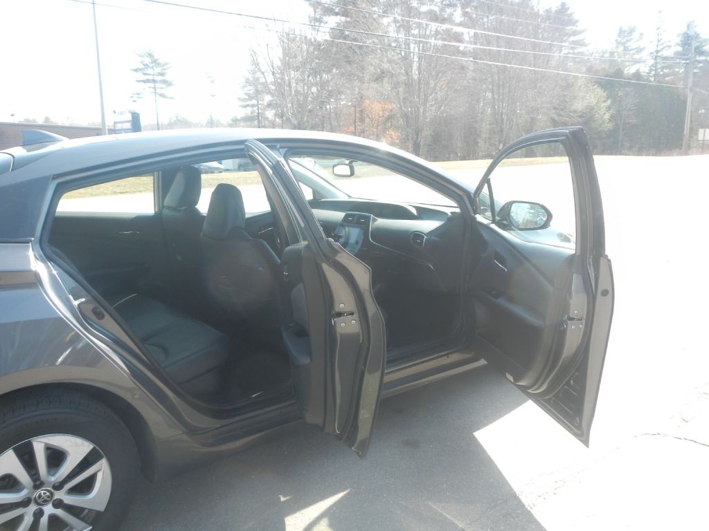 2016 Toyota Prius Image 15