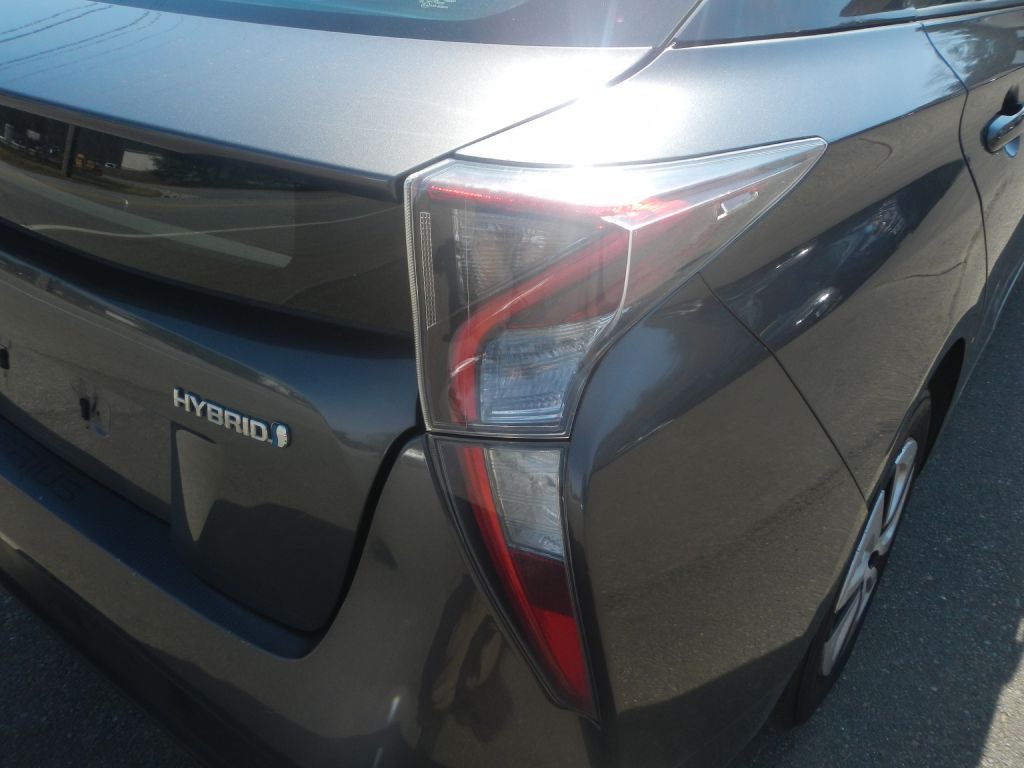 2016 Toyota Prius Image 29