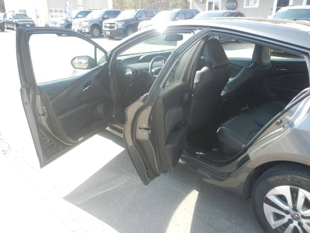 2016 Toyota Prius Image 36
