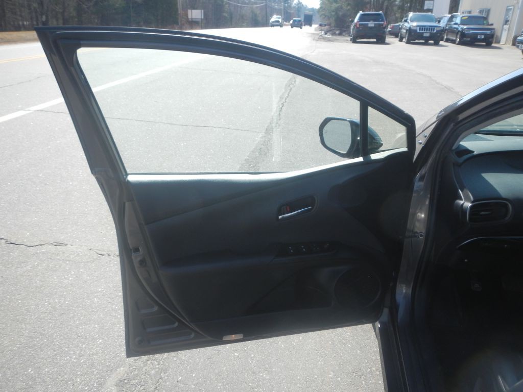 2016 Toyota Prius Image 42
