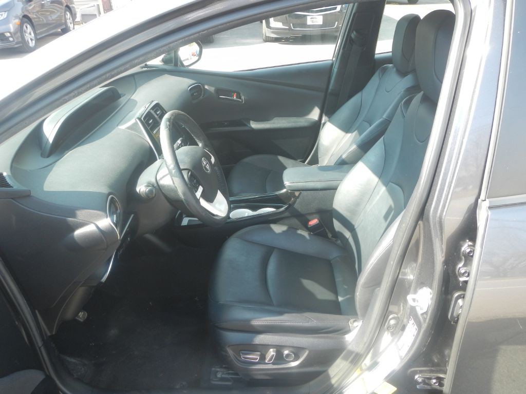 2016 Toyota Prius Image 43