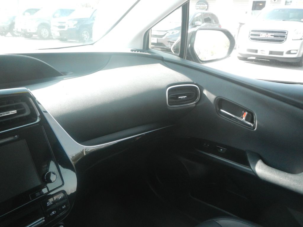 2016 Toyota Prius Image 45