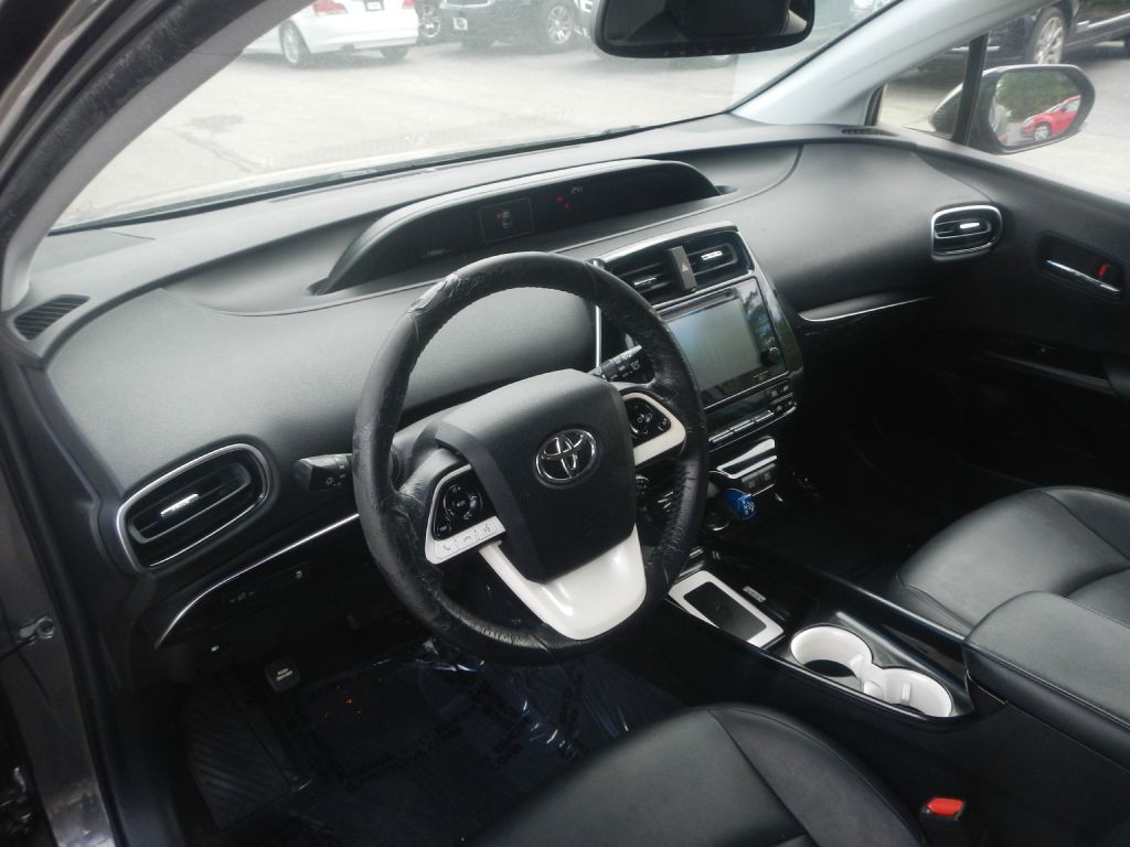 2016 Toyota Prius Image 9