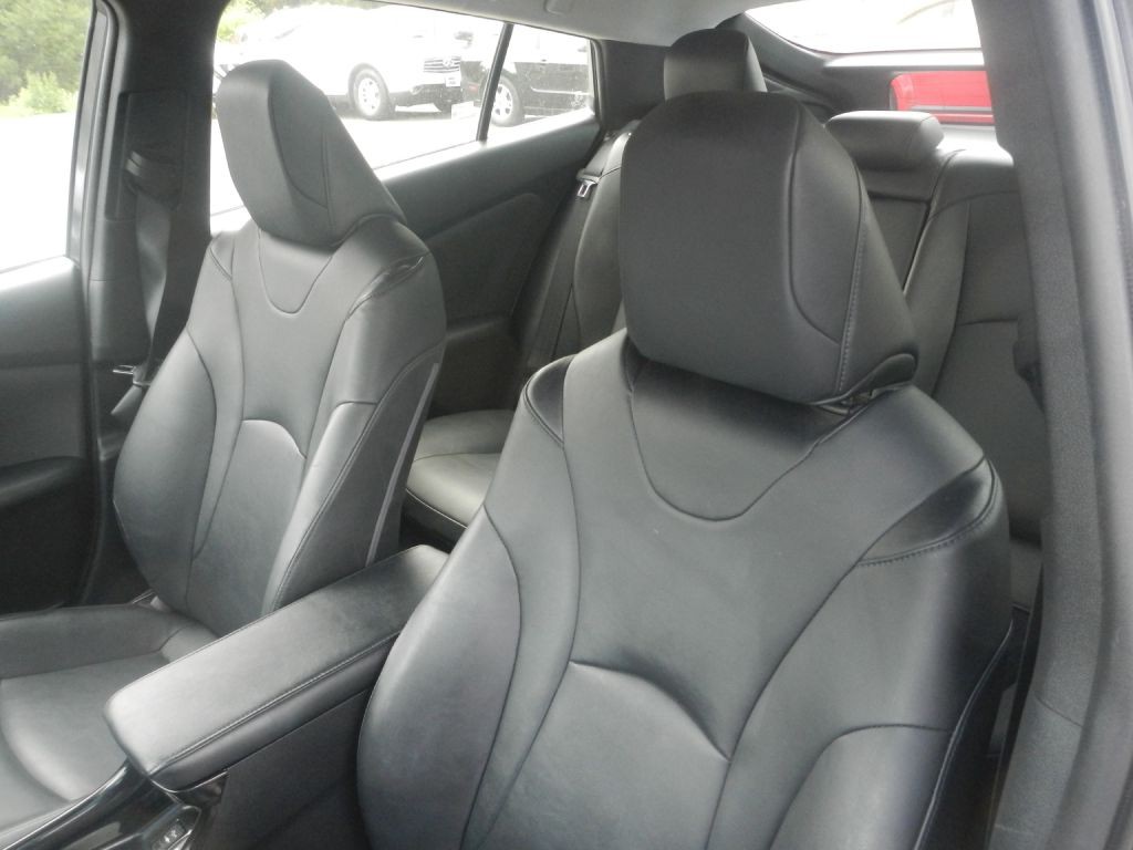 2016 Toyota Prius Image 10