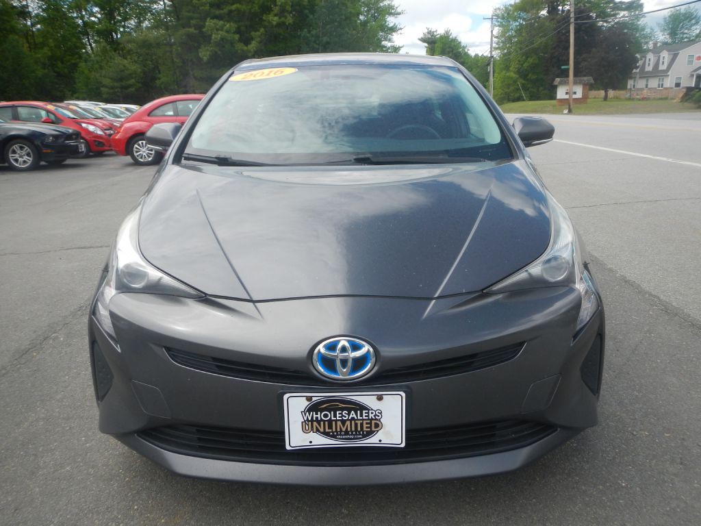 2016 Toyota Prius Image 11
