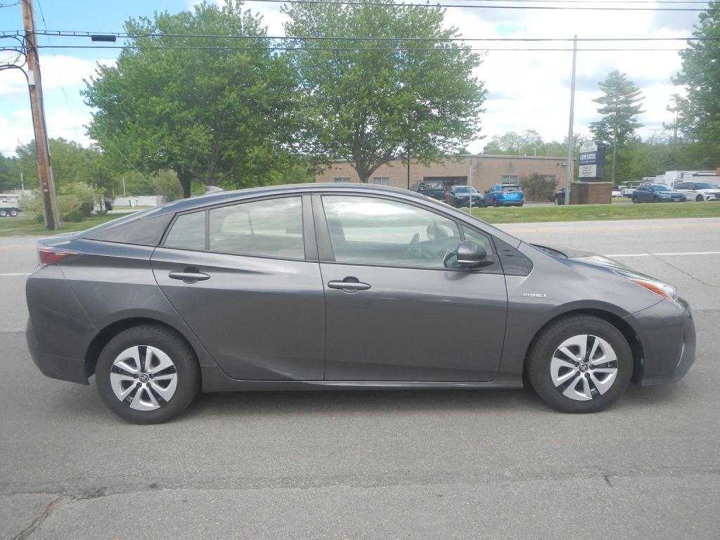 2016 Toyota Prius Image 14
