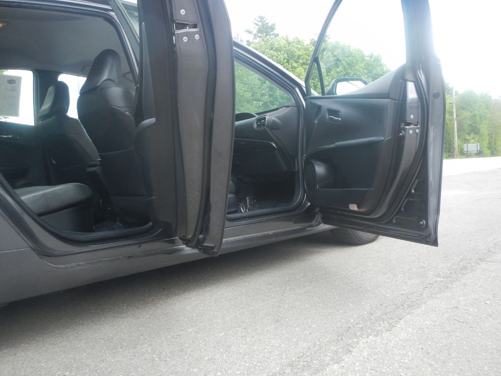 2016 Toyota Prius Image 17