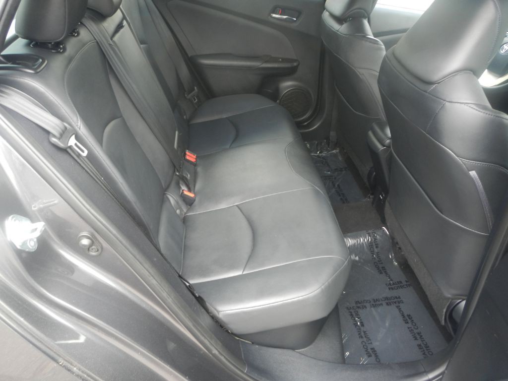 2016 Toyota Prius Image 26